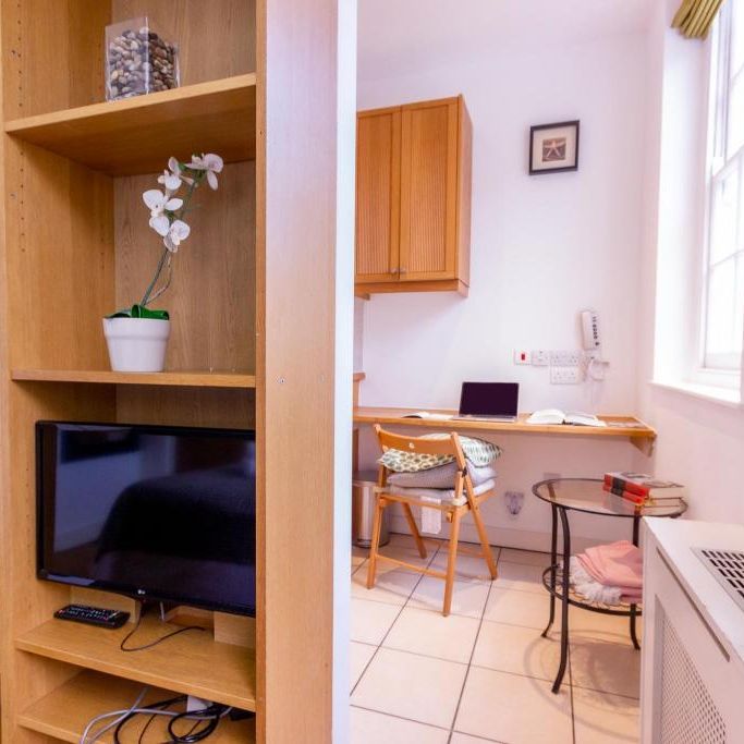 Flat 307 North Gower Street, Euston NW1 2LY - Photo 1