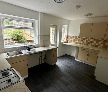 2 bedroom terraced house to rent - Photo 2