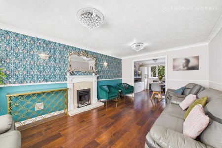 4 bedroom detached house to rent - Photo 3