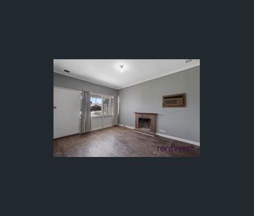 COMPACT & PRACTICAL HOME - Photo 2