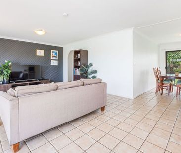 WALK TO SCHOOL & SHOPS - Photo 1