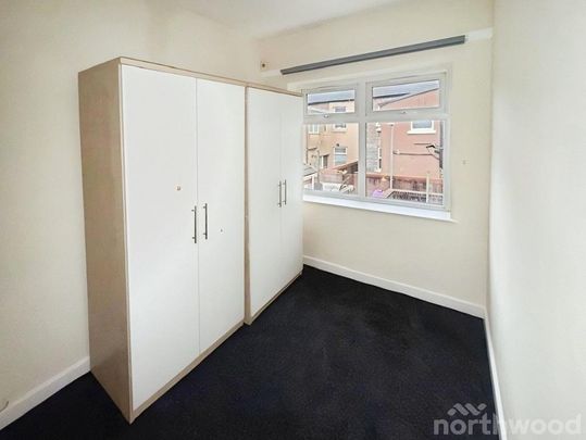 2 bedroom end of terrace house to rent - Photo 1