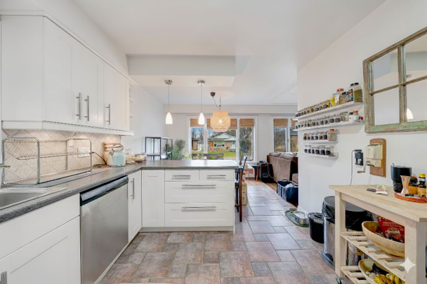 For Lease - 195 Bendamere Avenue, Hamilton, Ontario - Photo 1