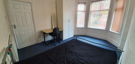 5 bedroom terraced house to rent - Photo 4