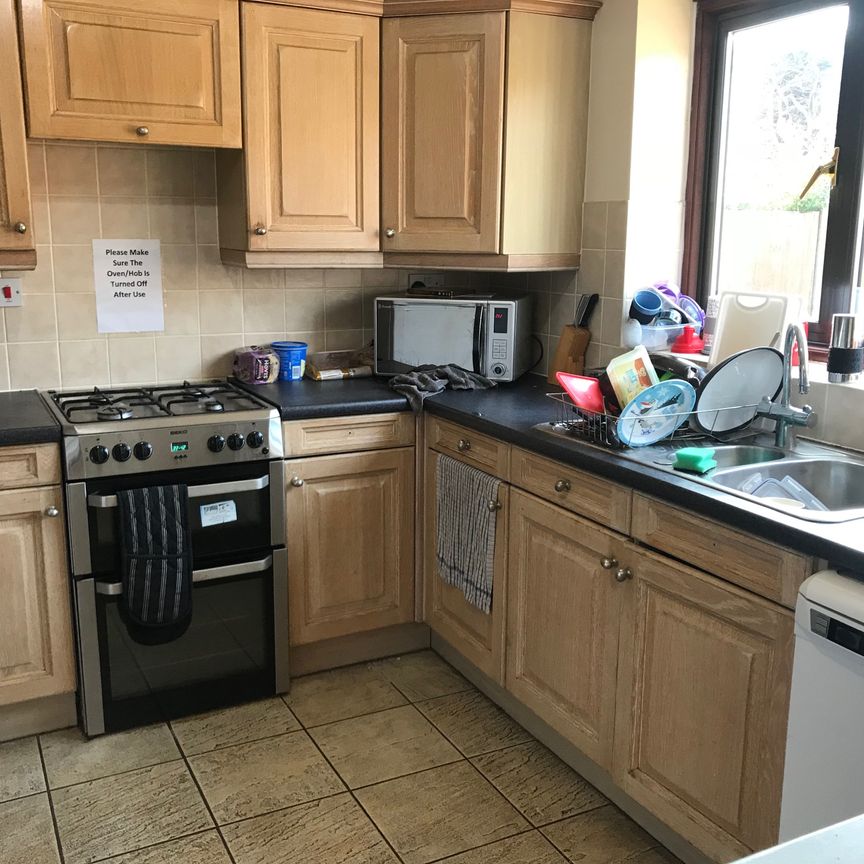 Swanbourne Drive 5 - Photo 2