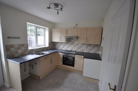 2 bedroom terraced house to rent - Photo 4