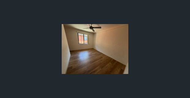LOW MAINTENANCE 3 BEDROOM TOWNHOUSE - Photo 1