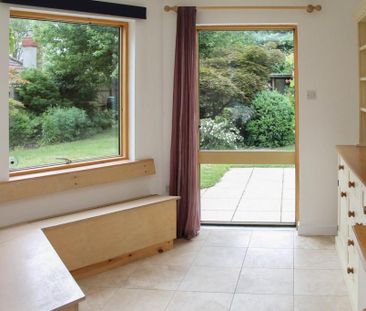 3 bedroom detached bungalow to rent - Photo 1