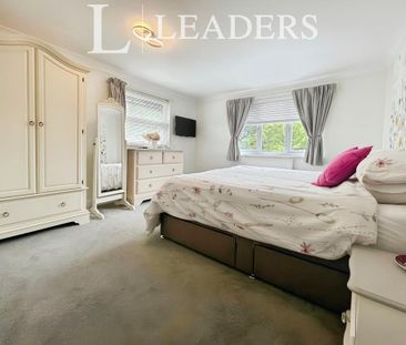3 bedroom detached house to rent - Photo 2
