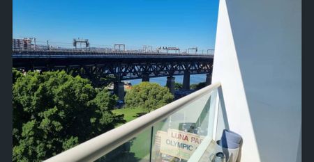 Port Jackson Tower -Unfurnished one bedroom apartment with views - Photo 3