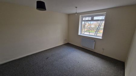 3 bed flat to rent in Belvedere Court, North Street - Photo 4