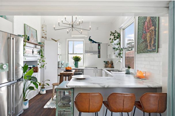 Stylish Three Bedroom Home - Photo 1