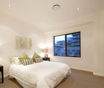 22/1 Nangnak Lane, Mont Albert VIC 3127 - Townhouse For Rent | Domain - Photo 2