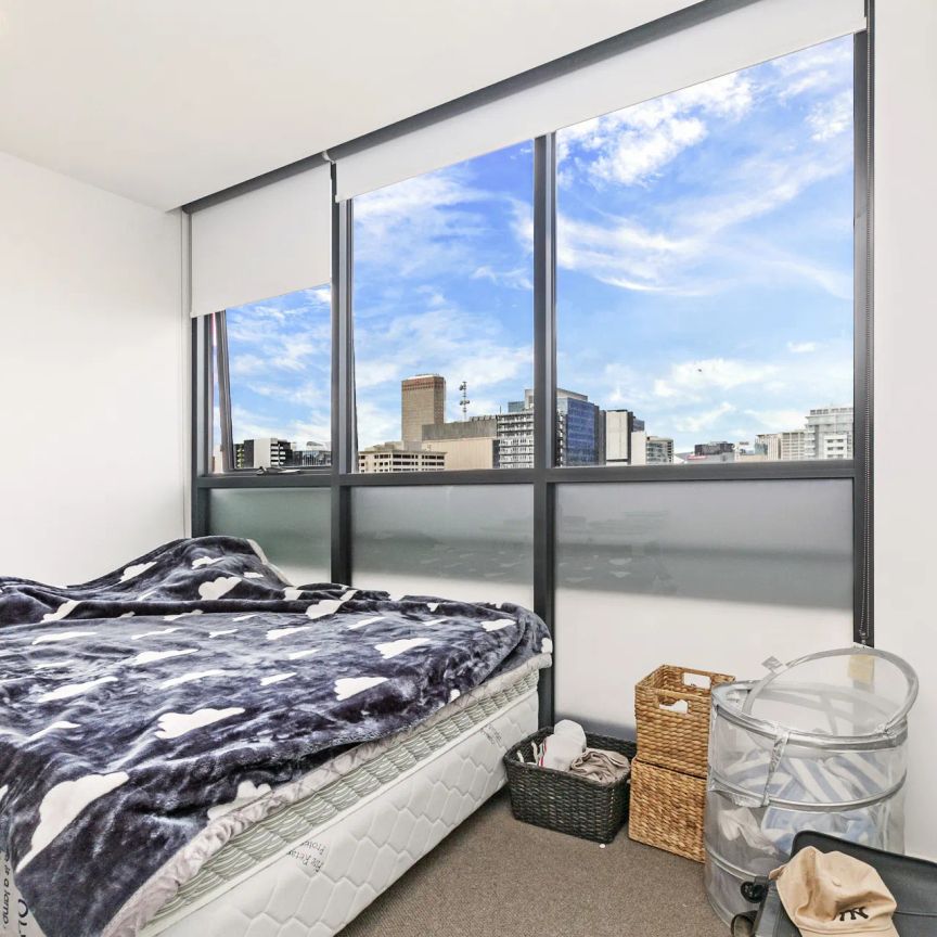 GREAT LOCATION WITH STYLISH, MODERN AND FURNISHED APARTMENT IN EXCEPTIONAL LIFESTYLE. - Photo 1