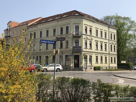 3-Zimmer-Dachgeschoss Wohnung mit BALKON, PKW-Stellplatz und offener Küche im Wohnzimmer zu vermieten! - Photo 4