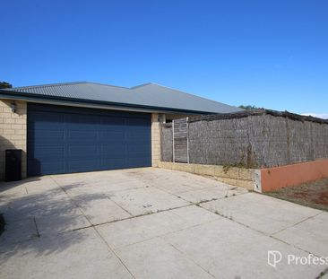 Spacious Modern Living in Central Dalyellup - Photo 5