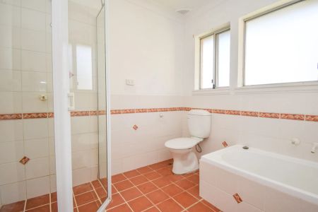 Neat Sweet & Complete - Photo 3