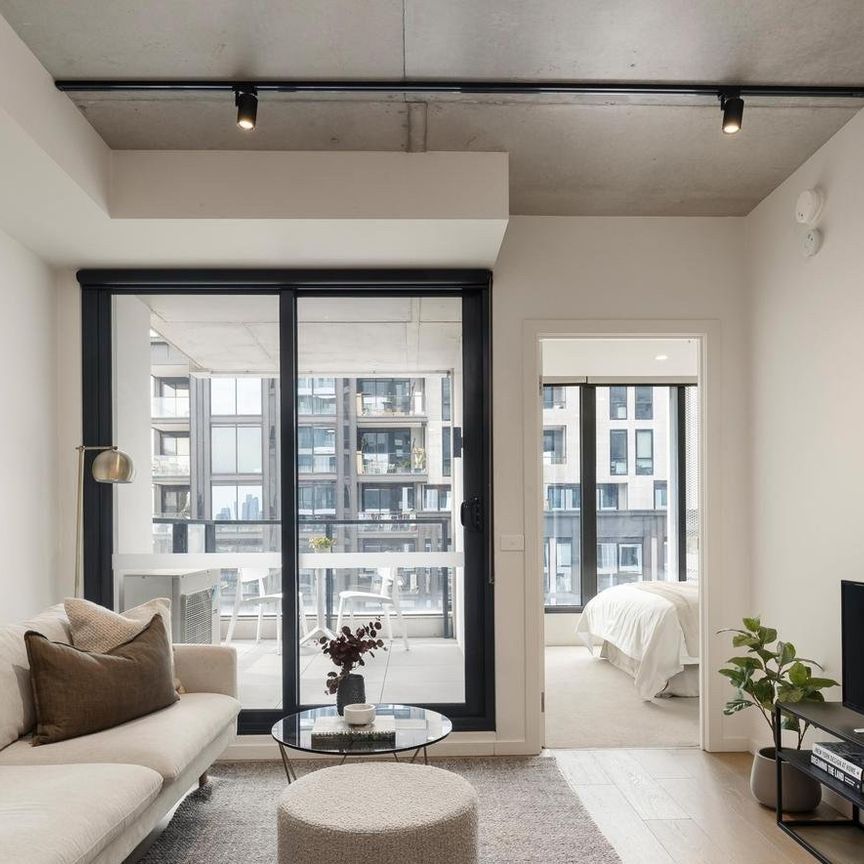 Contemporary Living - Photo 1