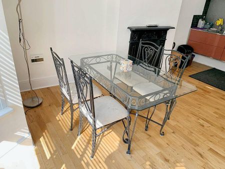 2 bedroom flat to rent - Photo 2