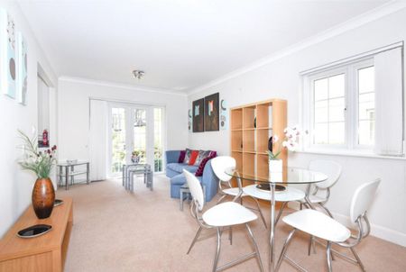 2 bed Apartment - To Let - Photo 3