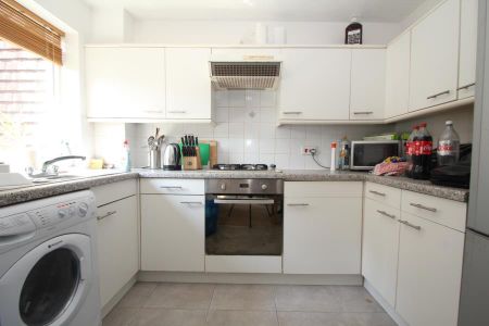 2 bedroom apartment to rent - Photo 5