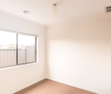 39 Coolamon Dr, Craigieburn, Vic 3064 - Photo 5