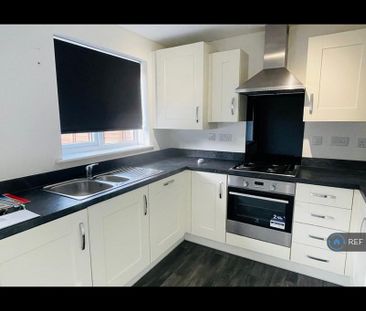 3 bedroom semi-detached house to rent - Photo 6