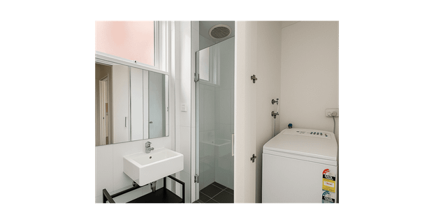 Fully Furnished 3-bedroom Unit for rent in StKilda💥next to the beach. Walkable to Acland & Barkly Street action - Photo 1