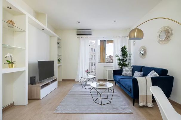 Travessera de Gràcia, Barcelona, Catalonia 08006 - Foto 1