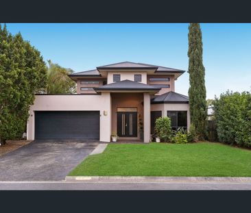 23 Rawlinna Drive, Mermaid Waters, Qld 4218 - Photo 2