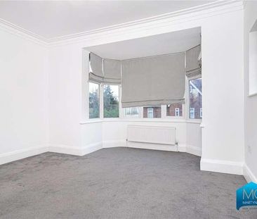 Kingsgate Avenue, London, N3 - Photo 2