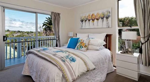 For Rent – Newly Renovated 4 Bedroom Family Home with Pool $1,000 per week - Photo 1