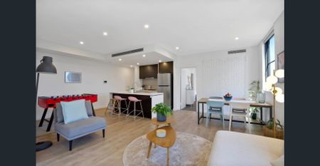 SLEEK & CHIC: FULLY FURNISHED 2 BEDDER – CLOSE TO WESTFIELDS SHOPPING CENTRE - Photo 4