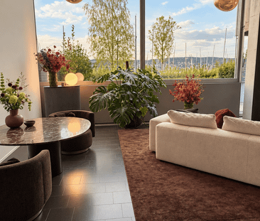 Exclusive 180 m² Designer Loft | Lake Views | Fully Furnished - Photo 1