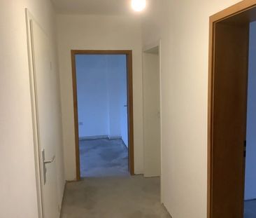 Gelegenheit: praktische 3-Zimmer-Wohnung für handwerklich Begabte - Photo 2