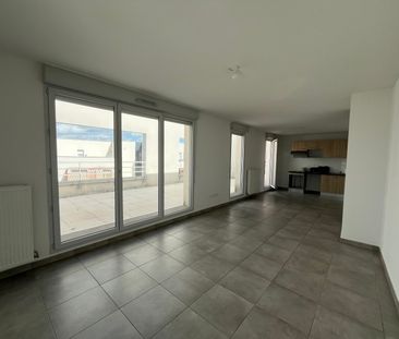 Location Appartement 4 pièces 96m² VILLENEUVE TOLOSANE 31270 - Photo 1