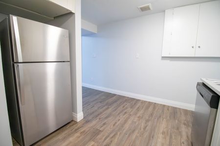 Modern 2-Bedroom Lower Unit for Rent in St. Catharines! - Photo 4