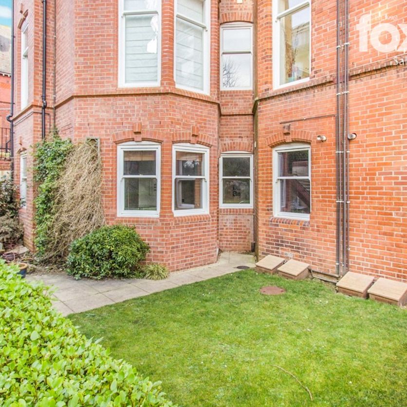 2 bed flat to rent in Pirbright House, West Cliff Gardens, Bournemouth, Dorset, BH2 5HL - Photo 1