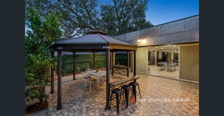 New generation studio living - fully furnished in premium location! - Photo 3