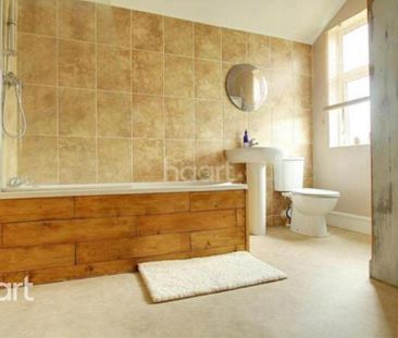 2 bedroom terraced house to rent - Photo 2