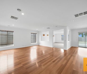 SPACOUS HOME GREAT FOR FAMILIES - Photo 4