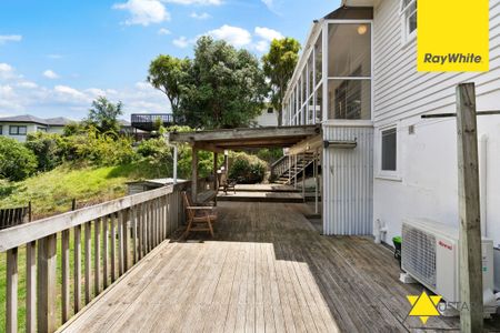 Downstairs Unit! Three Bedrooms and One Bathroom in New Windsor! - Photo 2