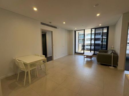 Modern Furnished 2 Bedroom Apartment in Prime Mascot Location - Photo 5