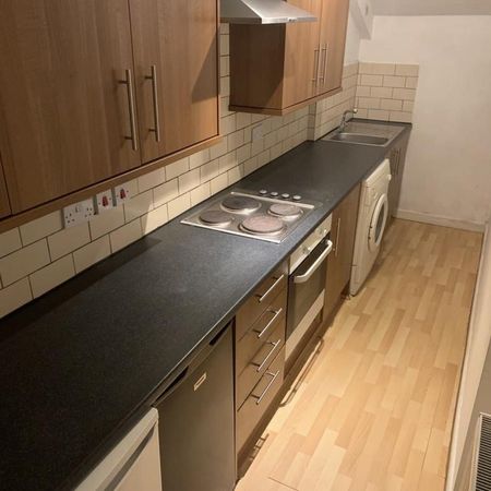 1 bedroom flat to rent - Photo 4