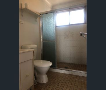 Immaculate 3-Bedroom Home in a Quiet Minto Street - Photo 2