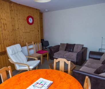 6 bedroom terraced house to rent - Photo 1