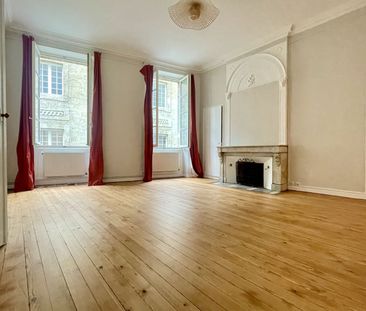 BORDEAUX PLACE DE LA BOURSE - 2 CHAMBRES - 1590 € - Photo 6