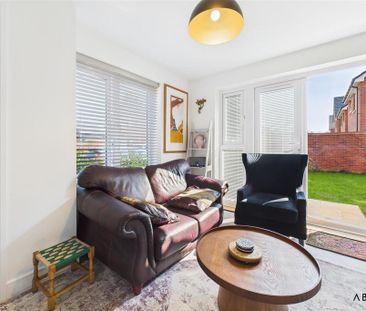 4 bedroom detached house to rent - Photo 4