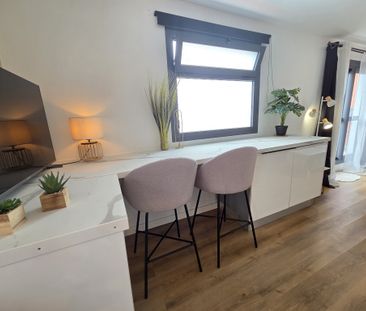 Location Appartement 1 pièce 34m² ST DENIS 97490 - Photo 4