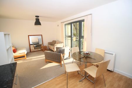 2 bedroom apartment to rent - Photo 2